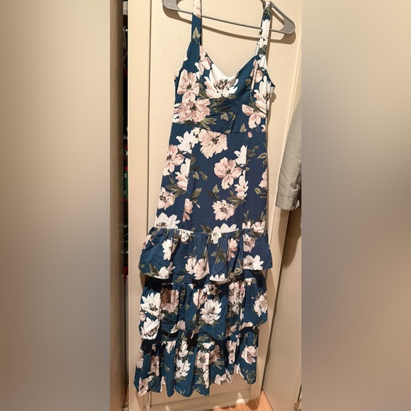 Abercrombie & Fitch Drama Ruffle Tiered Maxi Dress - Picture 7 of 8